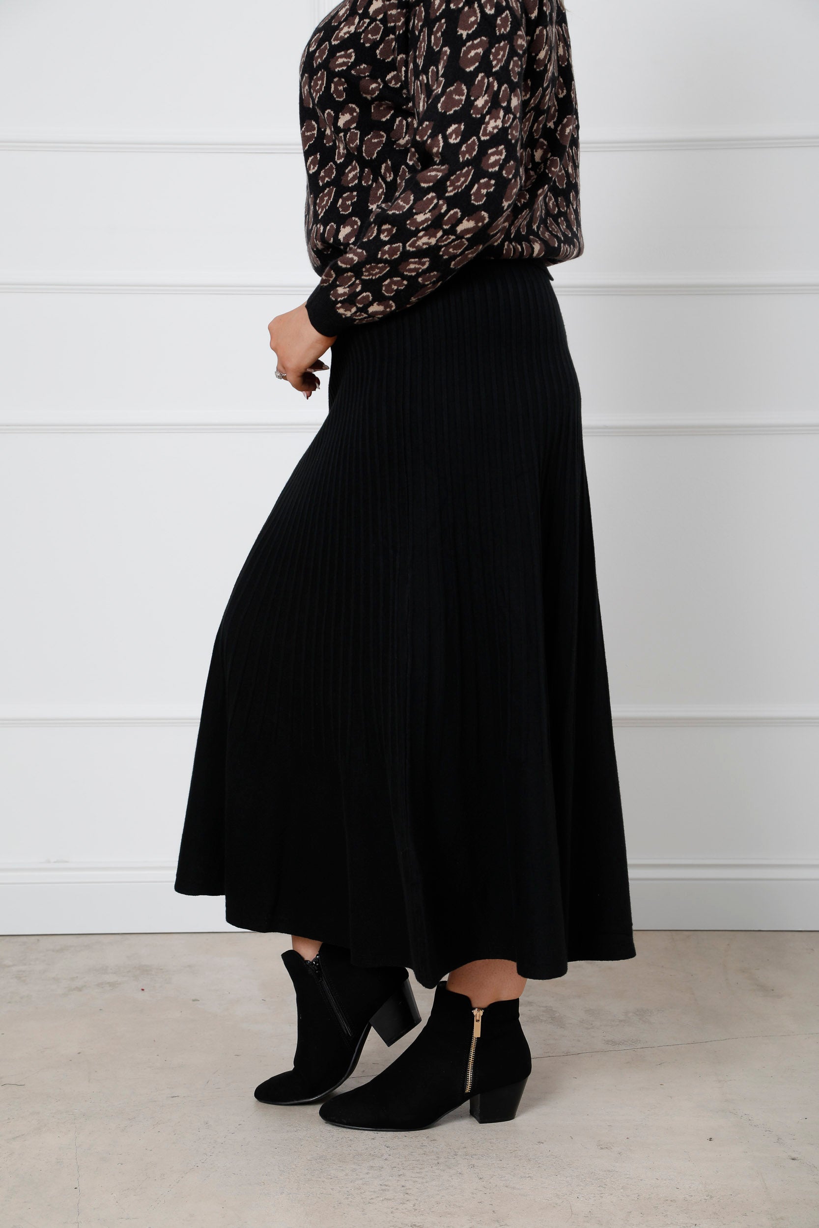 The Icon Knit Skirt Black