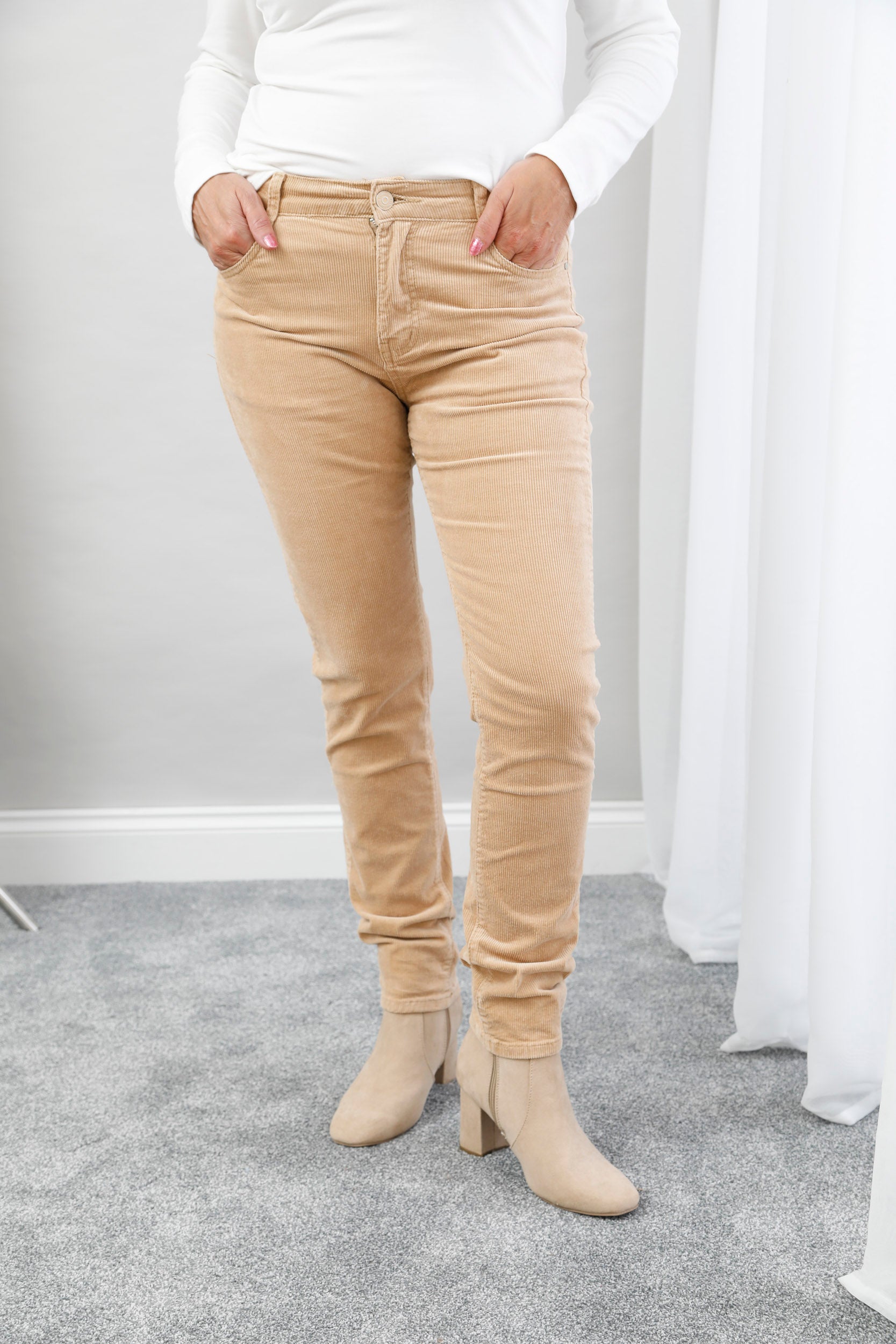 The Orbit Stretch Jeans Buttermilk Beige