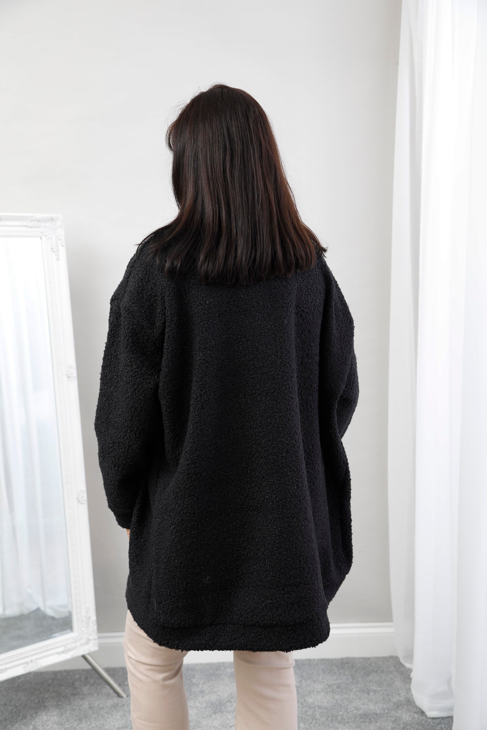 Maison Boucle Coat Curve Black