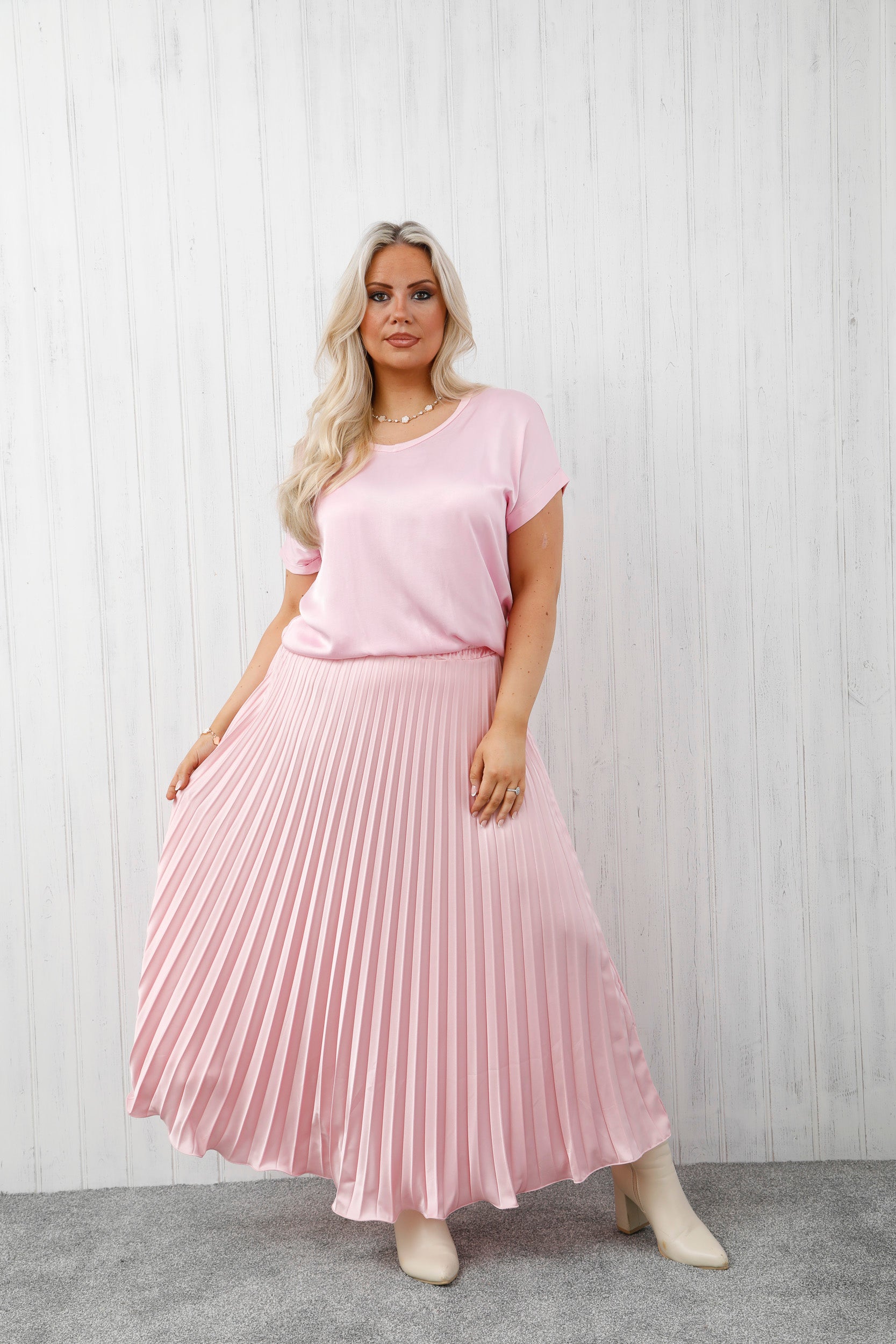 Lola Luxe Skirt Pink