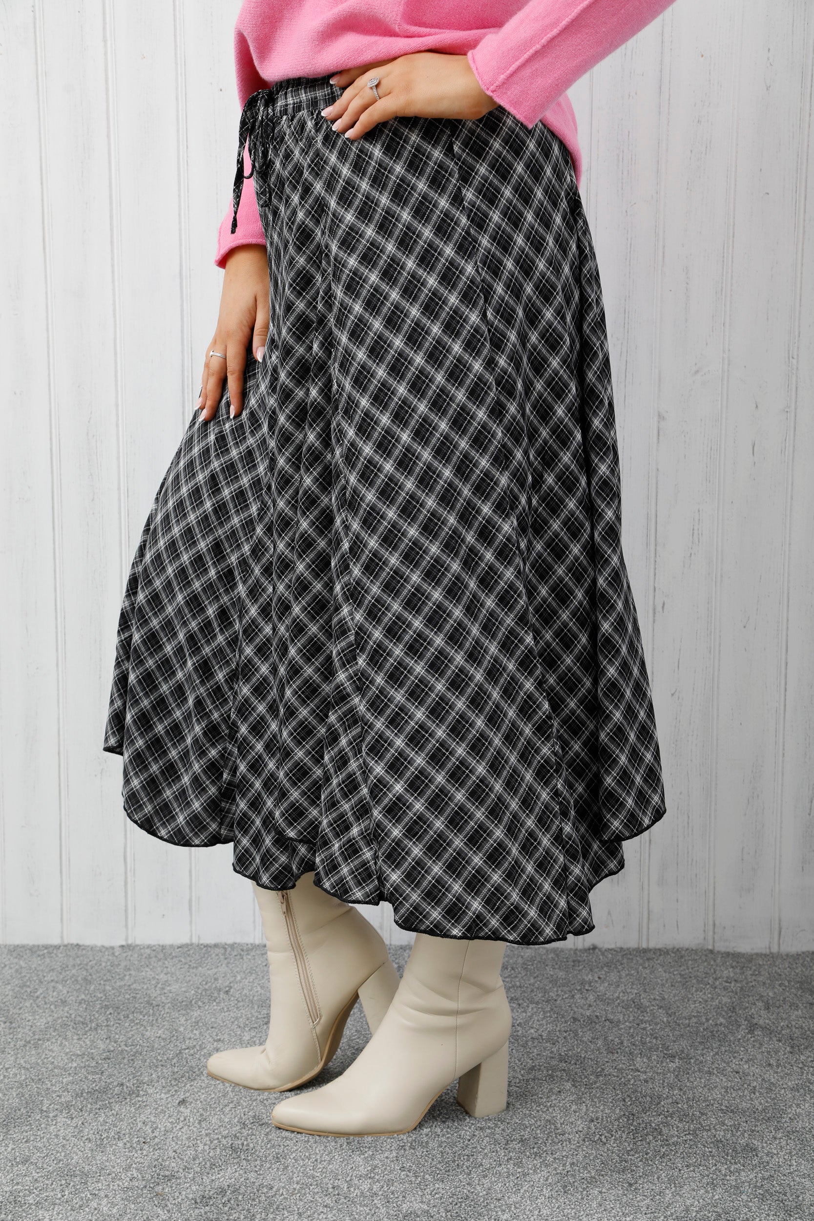 The Highland Midi Skirt Black