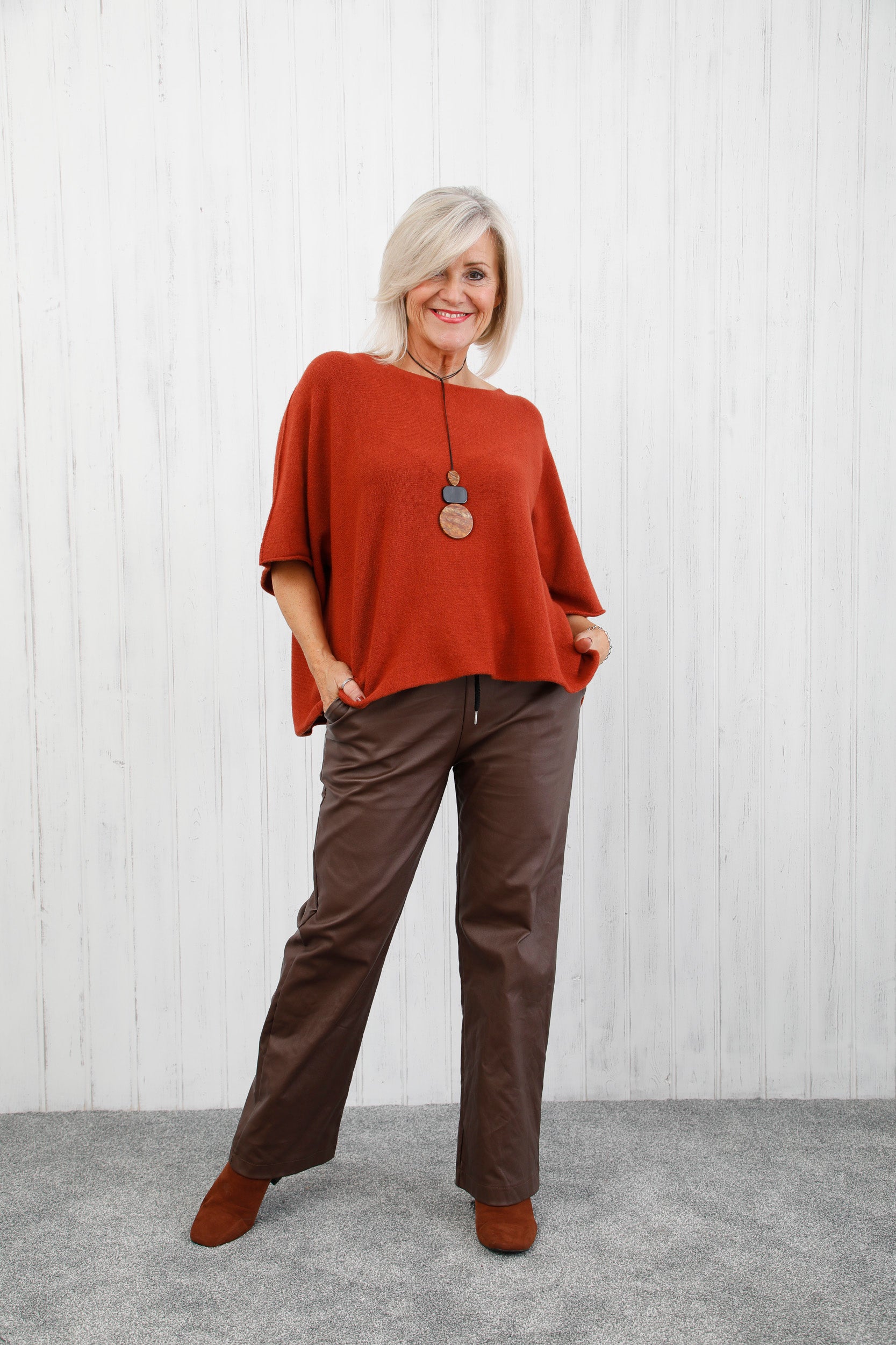 Leather Look Magic Pants Chocolate