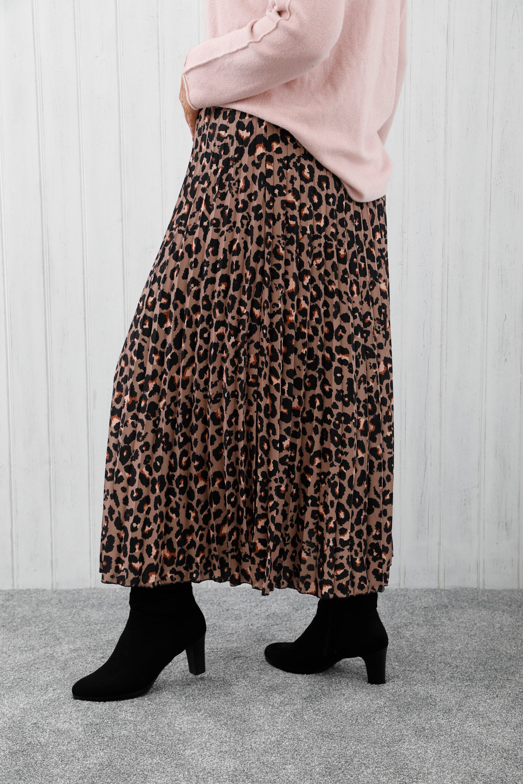 Lola Leopard Skirt Deep Tan